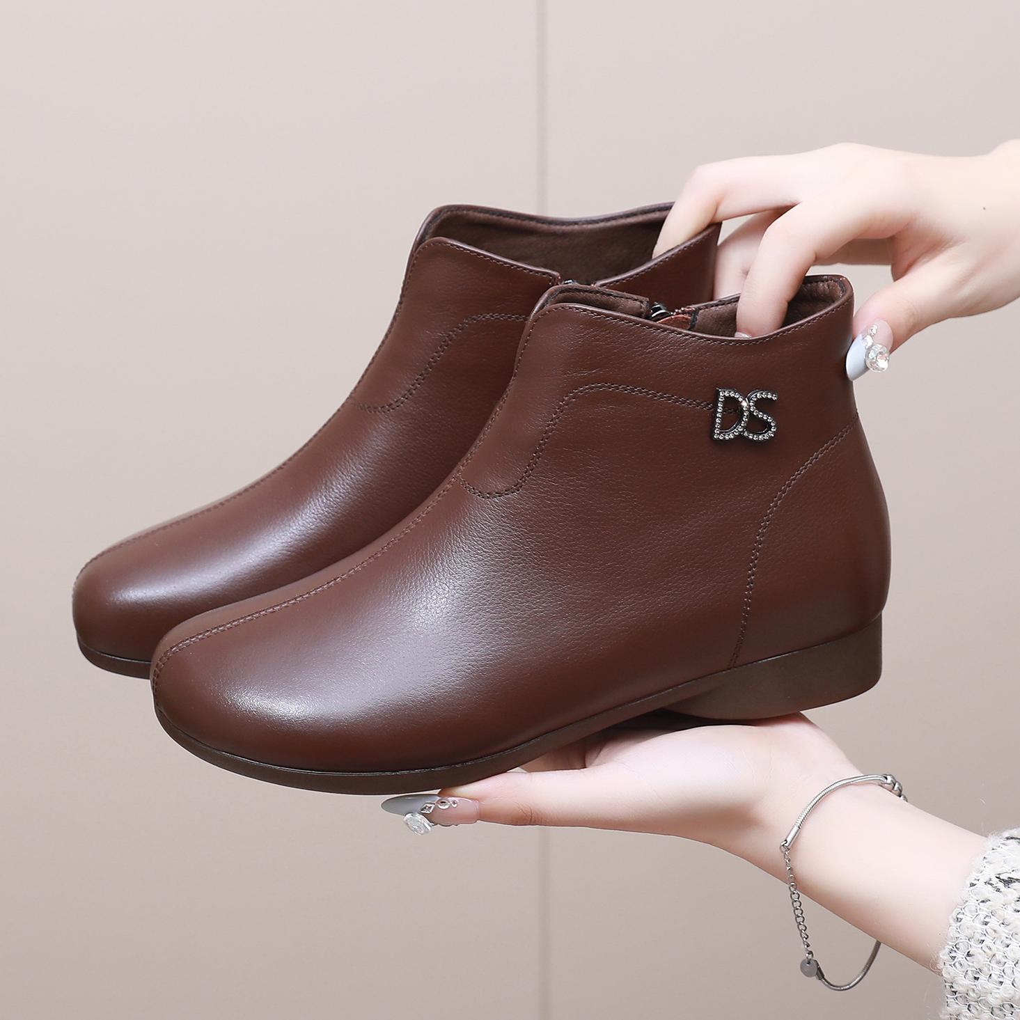 妈妈棉鞋真皮平底大码中老年短靴