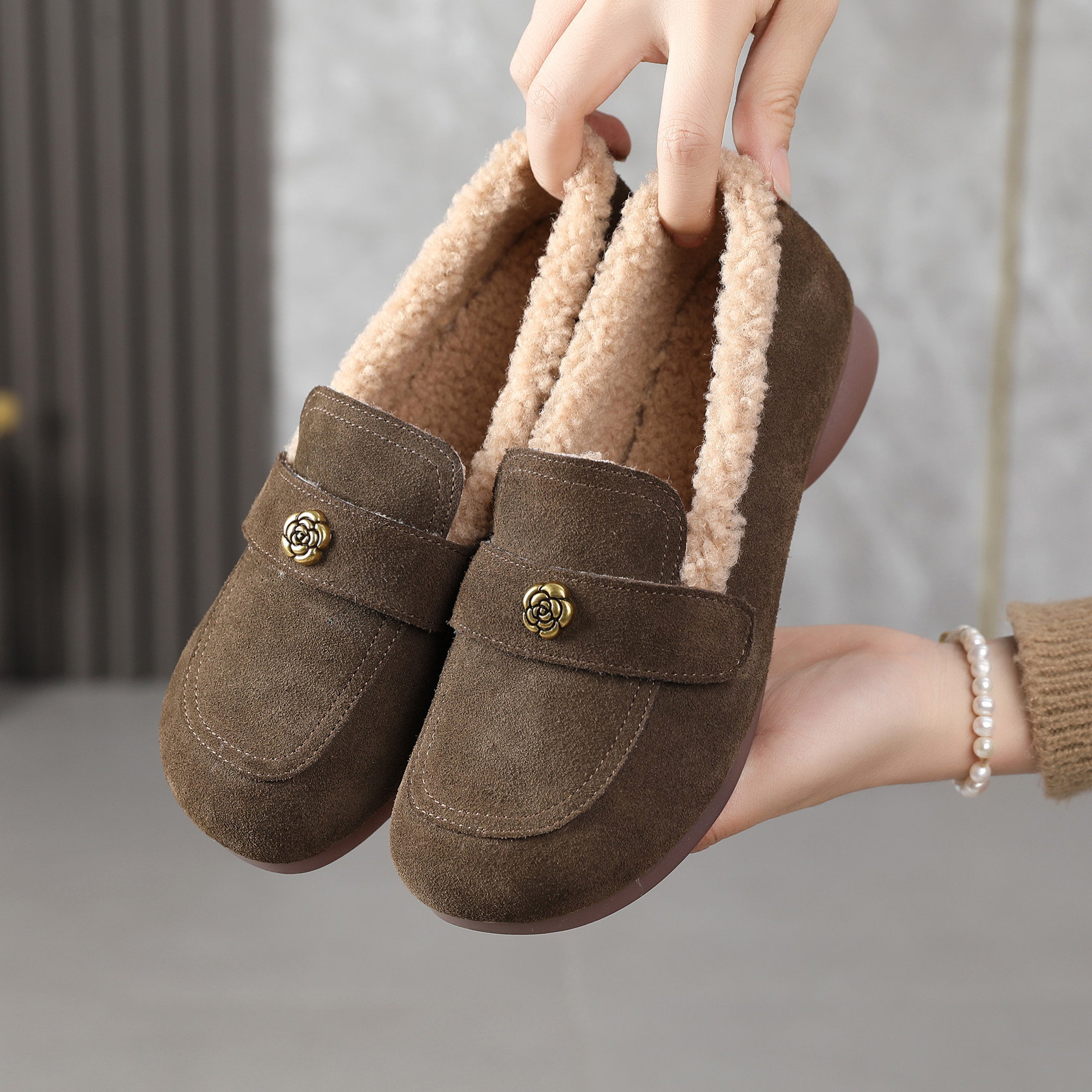 豆豆鞋女真皮大码冬季加绒妈妈鞋