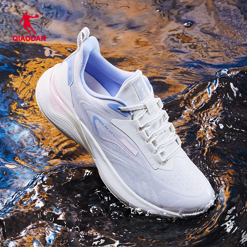 乔丹雨燕3.0防暴雨跑鞋