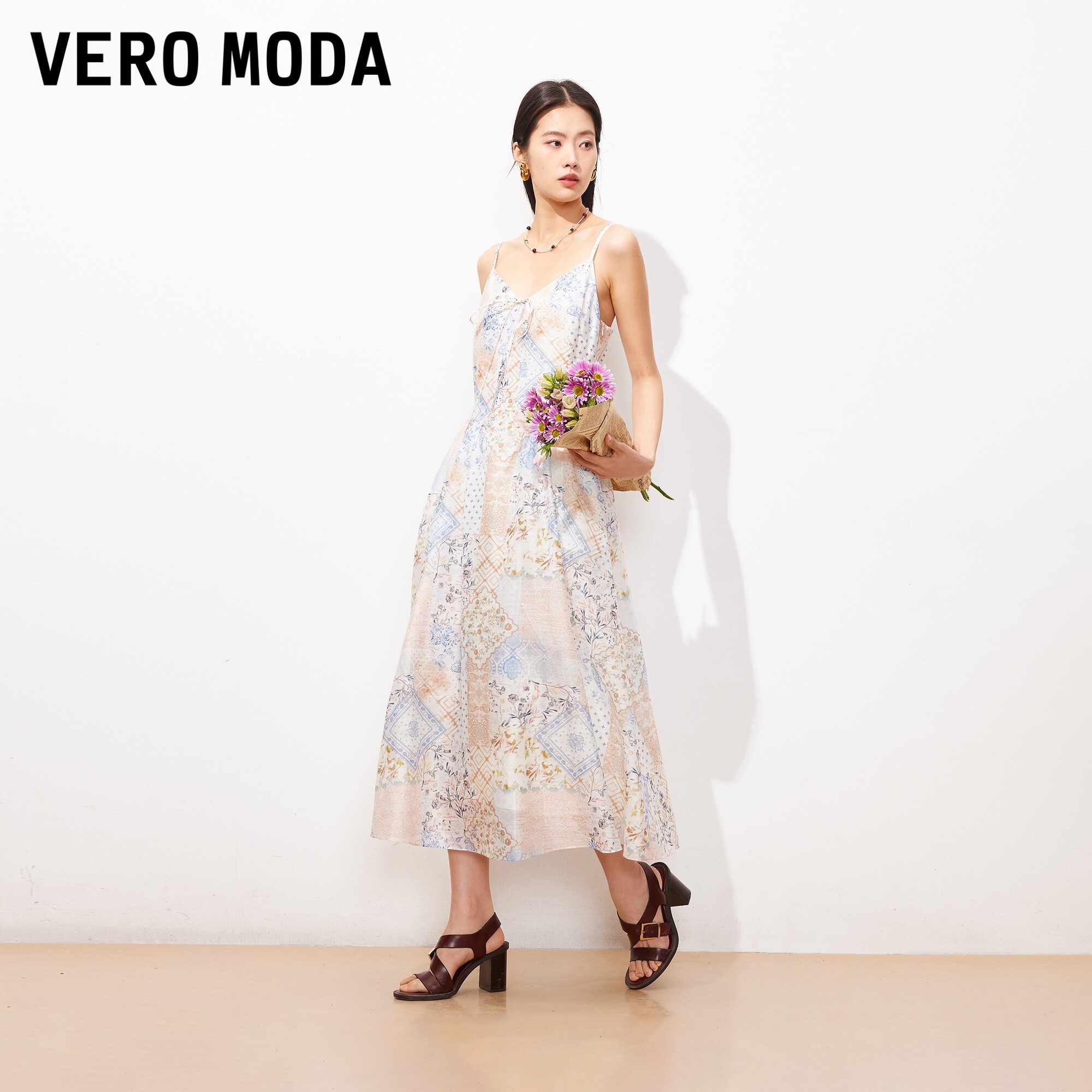 VeroModa连衣裙印花吊带