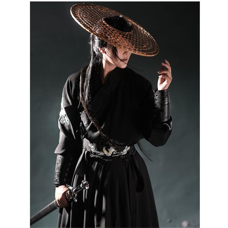 HANFU 남자의 고대 스타일 기사도 잘 생긴 자수 크로스 칼라 정장 남성과 여성 비 골동품 중국 스타일 일일 롱 스커트 수 놓은