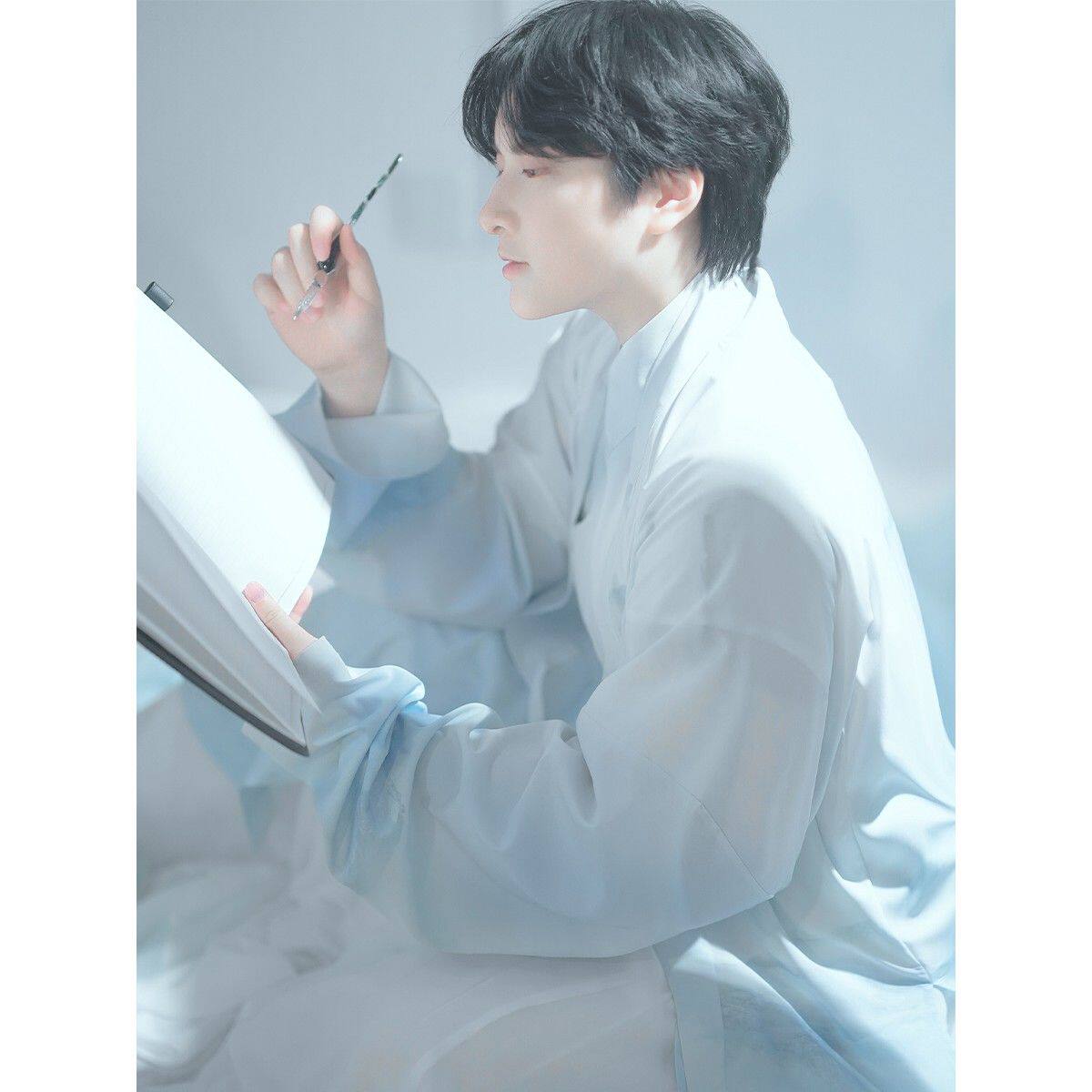 새로운 오리지널  커플의 송나라 스타일 일일 요정 같은 국가 스타일 남성과 여성의 성교 칼라 허리 길이 HANFU 흰색과 파란색