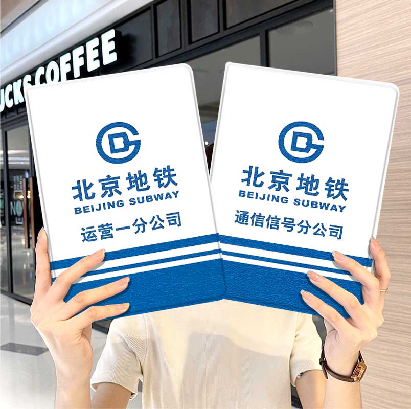 内壳软硅胶材质。舒适手感,四角防摔。