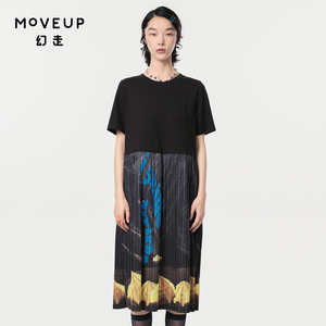 MOVEUP幻走2024春季新款.FUN系列圆领拼接压褶印花设计针织连衣裙