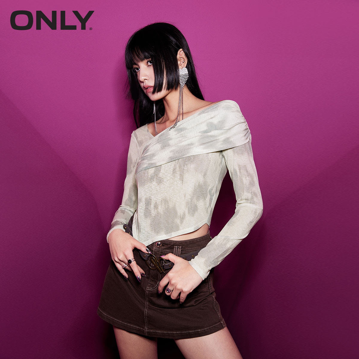 【ONLY奥莱】夏季新款时尚百搭修身不对称领口短款T恤女