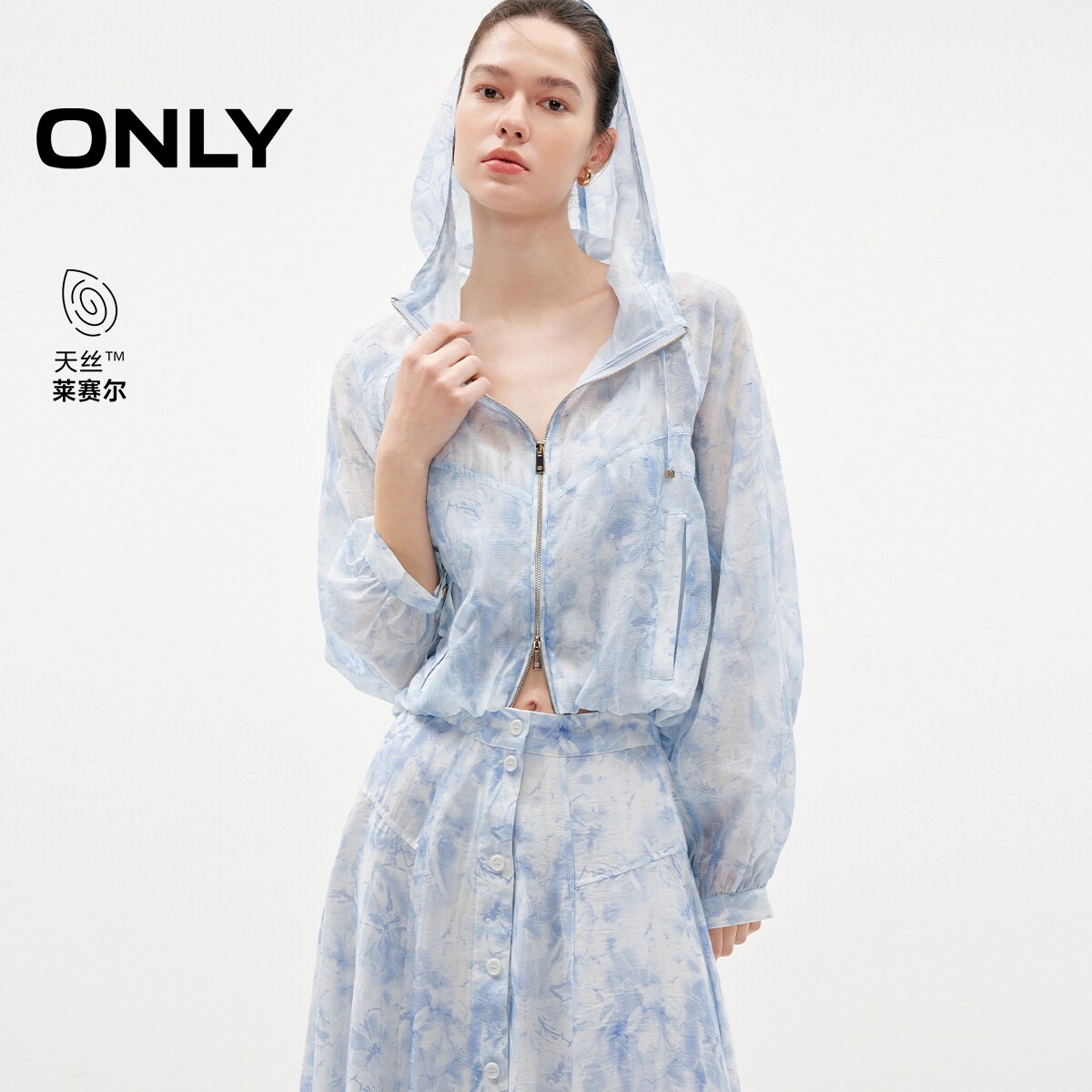 ONLY2026夏季新款天丝连帽印花插肩袖双向拉链花苞下摆外套女