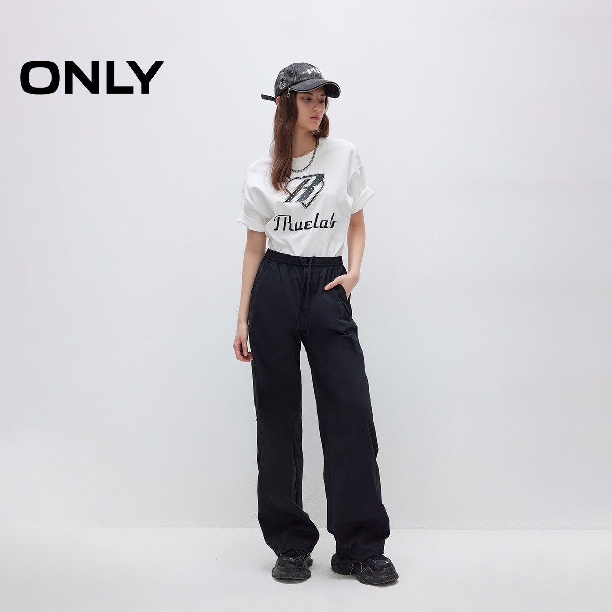 【ONLY奥莱】春夏弹力抽绳腰头舒适轻薄伞兵裤直筒长裤休闲裤女