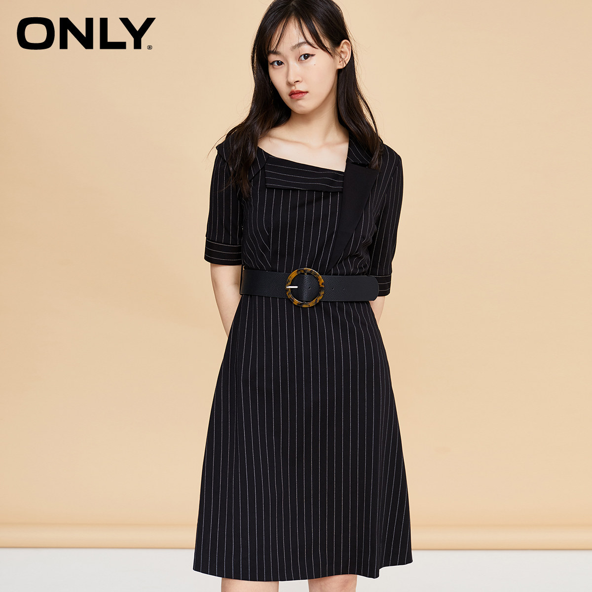 ONLY奥莱冬季新款条纹简约a字不规则设计短袖连衣裙女|120161508