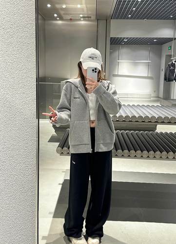 WE11DONE针织连帽毛衣拉链外套