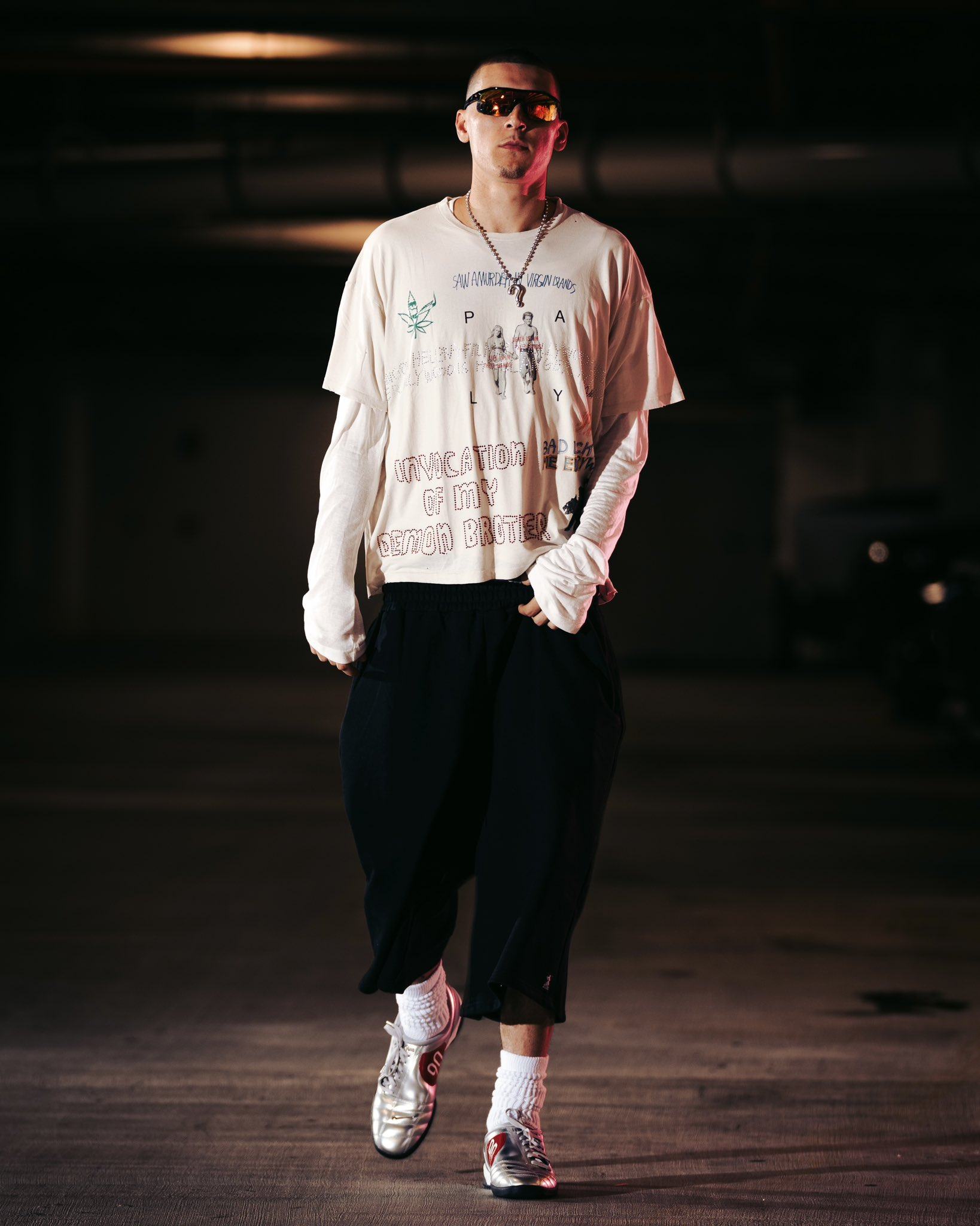 Play Hollywood小众手绘涂鸦烫钻破坏水洗boxy短袖美式休闲T恤Tee