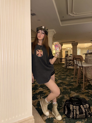 ERD风格梵文铁十字水洗做旧短袖