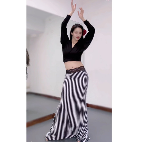 悦梦风璐肚皮舞新款套装演出服班服气质练功服显瘦初学条纹包臀