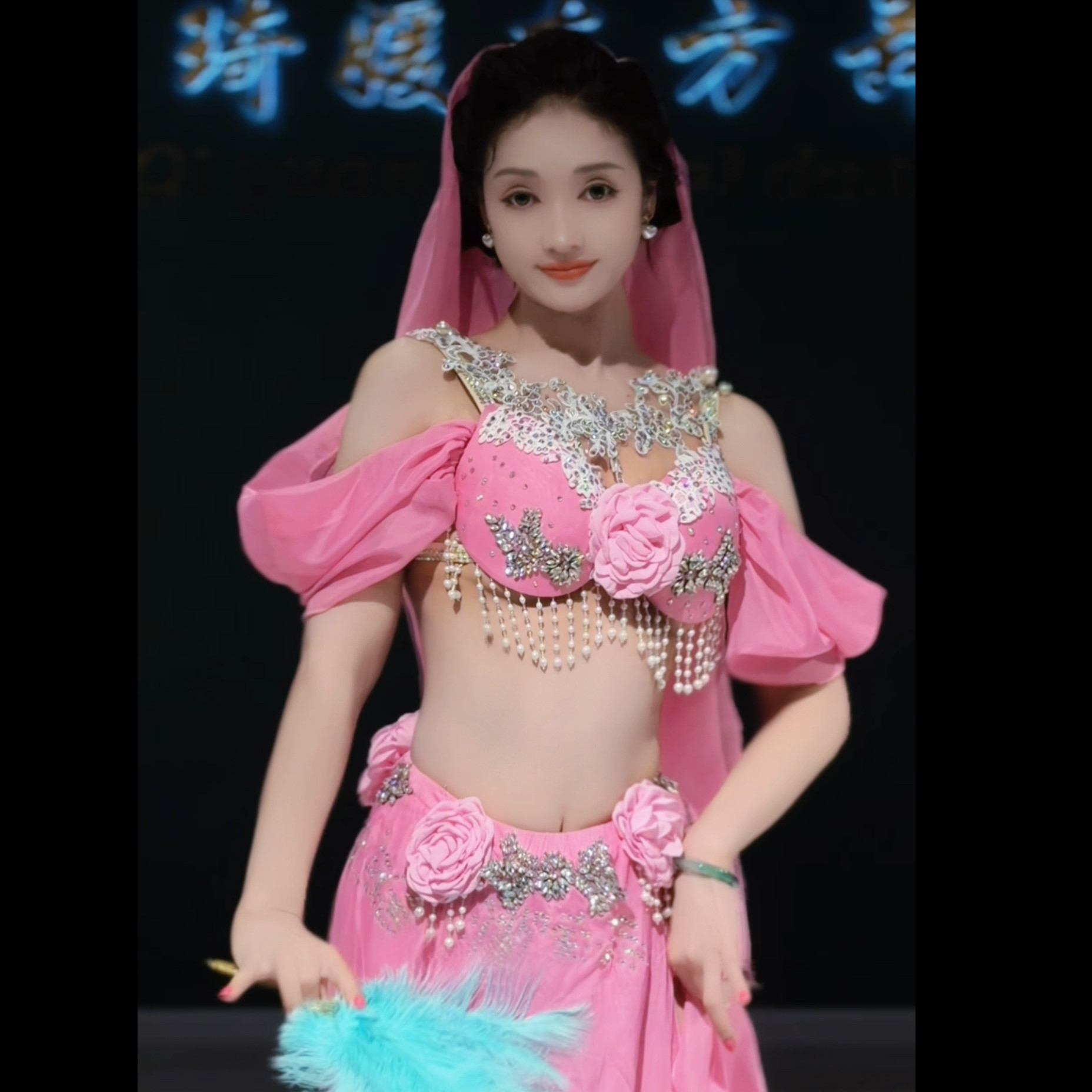 悦梦风璐肚皮舞服装新款性感粉色玫瑰花上衣半身裙女演出服套装