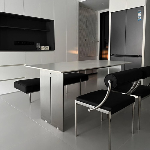 一眼中意新款不锈钢岩板餐桌家用