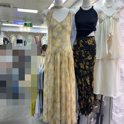 气质显瘦晕染吊带V领连衣裙女