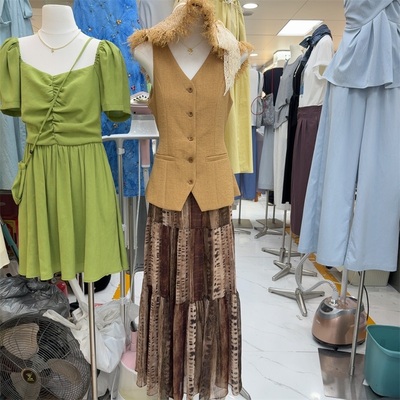 复古露背马甲印花半身裙两件套