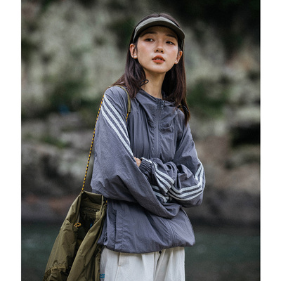 夏季户外宽松廓形连帽防晒衣