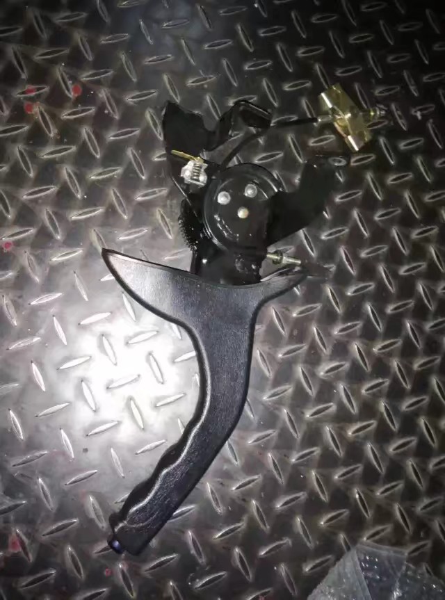 江淮瑞鹰1.9T 2.0 2.4汽油手刹车拉柄 制动杆拉把总成手刹柄 正品