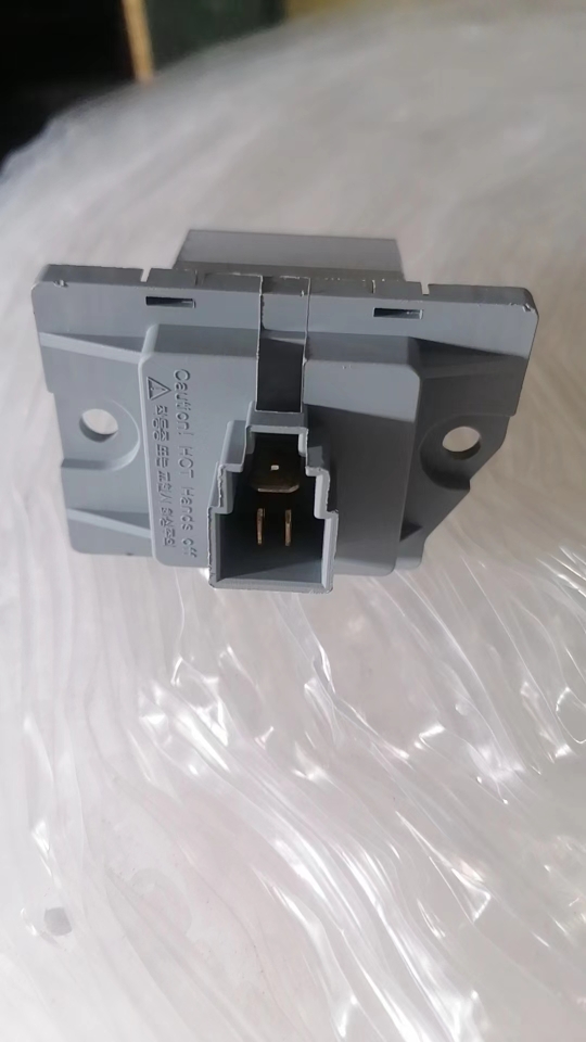 适用现代新胜达新索兰托2.4/2.7鼓风机电阻暖风电阻 调速模块配件