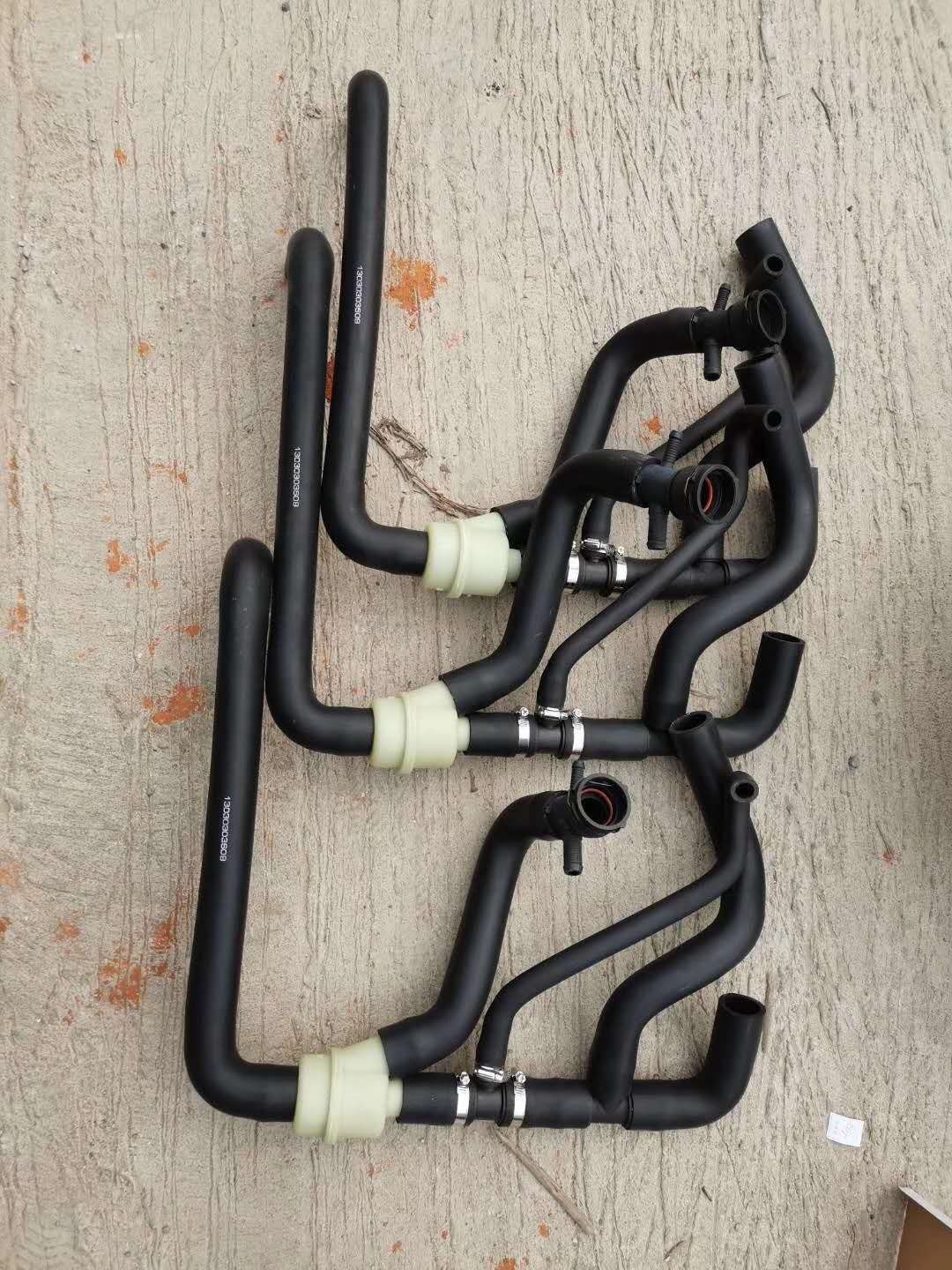 适配宝利格1.8T B35 水箱上水管 水箱下水管节温器三通四通总成