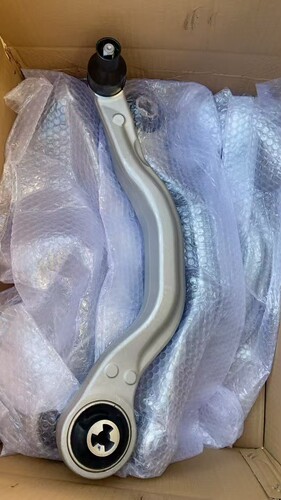 适用于20款红旗h9前下摆臂前下悬挂前下支摆臂前悬挂三角臂品牌新