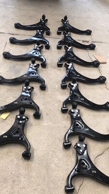 进口新胜达2.7/2.4 10款索兰托前下悬挂 下支臂下摆臂三角臂原车