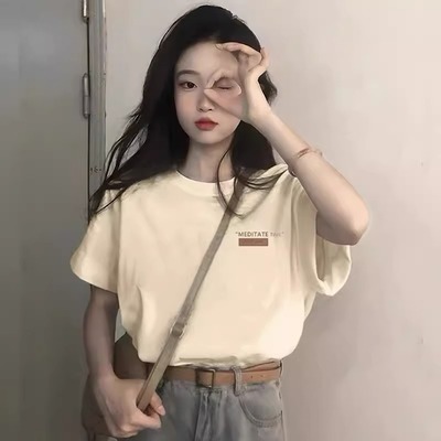 素手挽歌杏色正肩T恤短袖