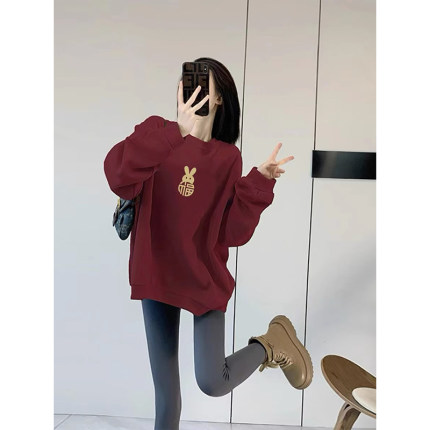 本命年加绒红色卫衣女秋冬圆领宽松中长款遮屁股搭配鲨鱼裤的上衣