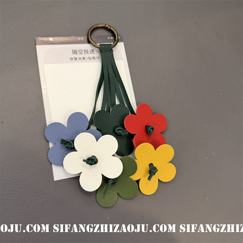 彩色夏季小花朵包包挂件书包挂饰个性车钥匙扣链条手机壳挂件图片