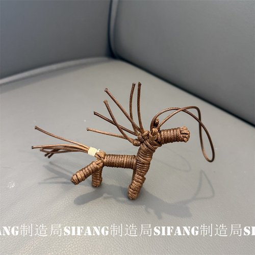 草编小马新年款秋冬手工创意车钥匙扣包包挂件书包挂绳