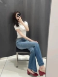 Однотонная короткая белая летняя футболка, высокая талия