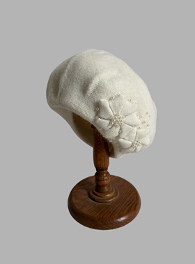 花朵优雅精致女士贝雷帽兔毛加厚保暖毛线帽针织帽白色小香风帽子