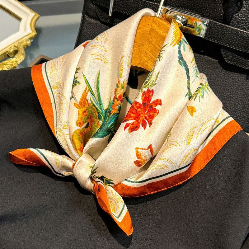 新款印花春秋时尚百搭真丝小方巾