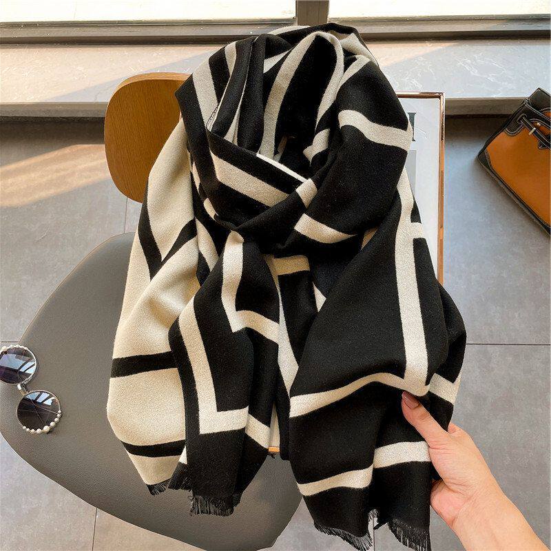 新款格子围巾女秋冬韩版仿羊绒围巾几何印花加长保暖围巾