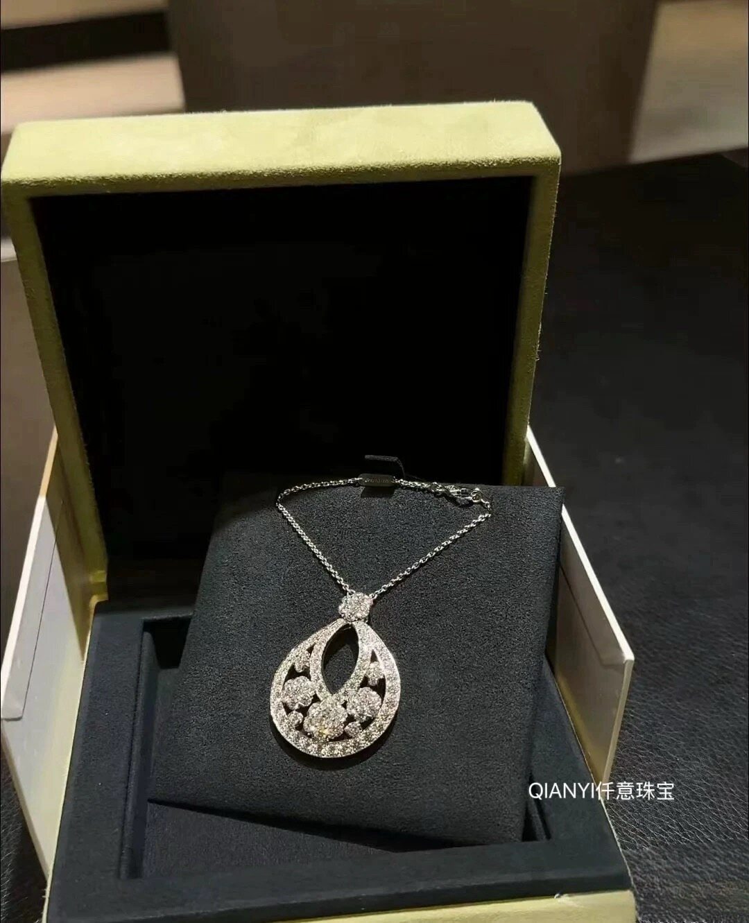 QIANYI仟意珠宝【奢华系列】s925银白富美清冷美人十字雪花项链