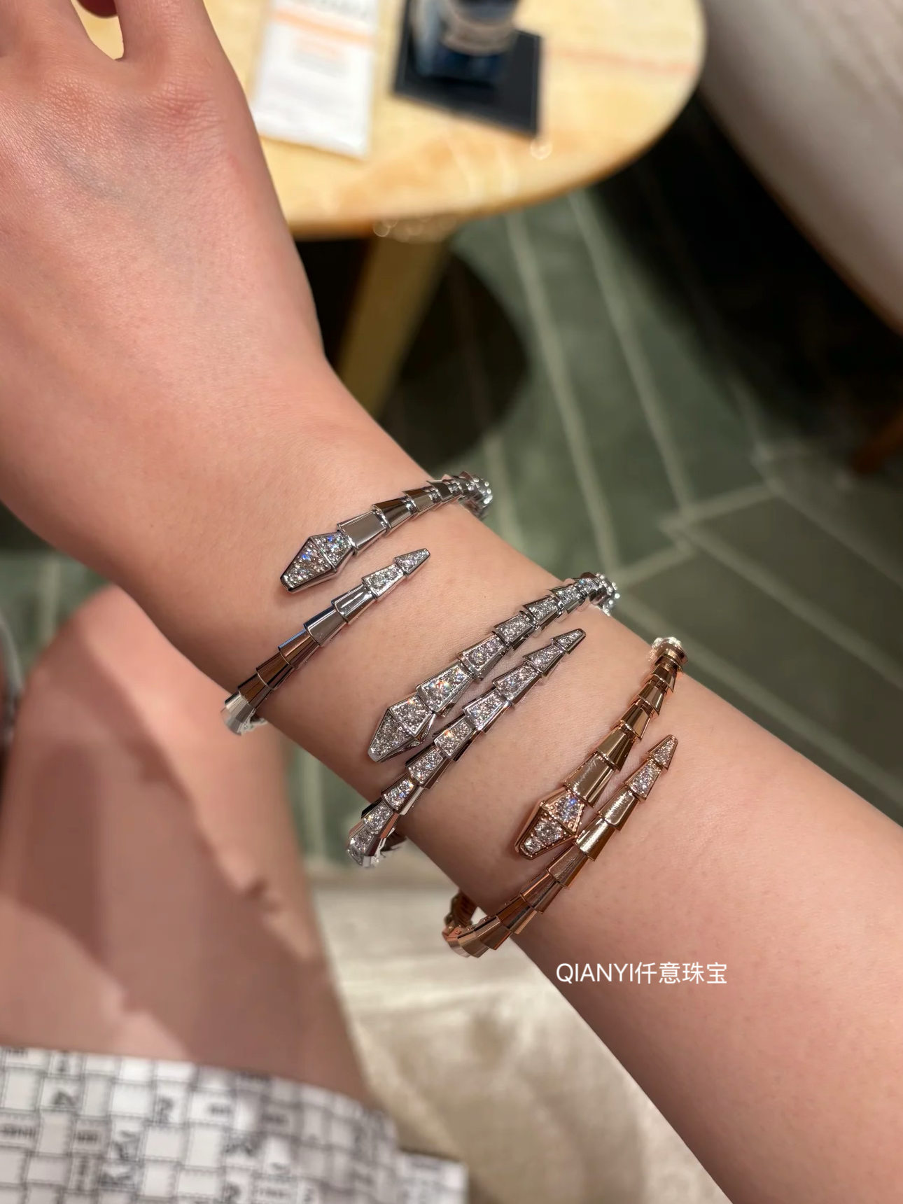 QIANYI仟意珠宝【灵蛇系列】千金白富美闪耀镀18k金满钻奢华手镯