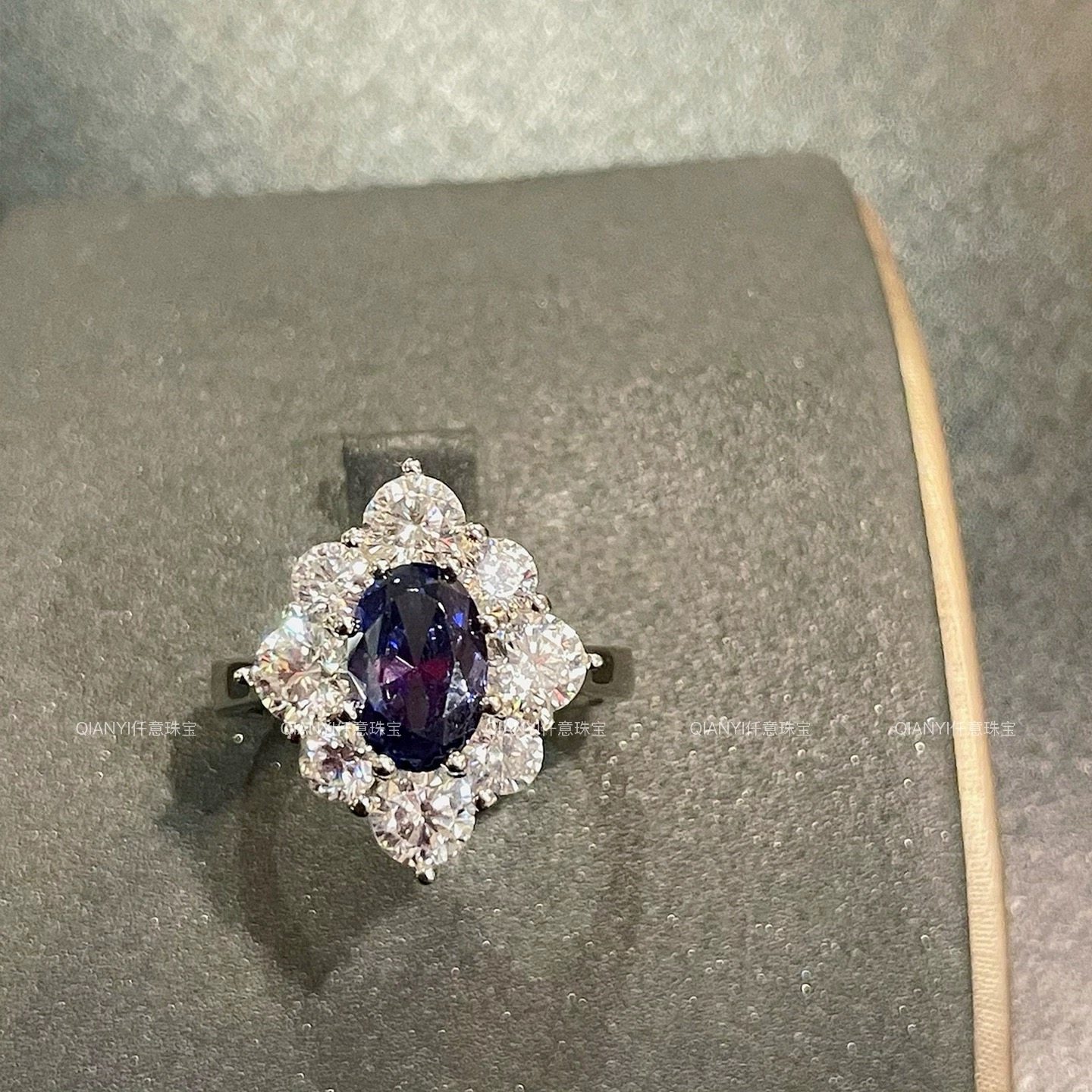 QIANYI仟意珠宝【奢华系列】贵气s925纯银奢华蛋形蓝宝石围镶戒指,个性定制/设计服务/DIY,戒指/手饰定制,淘宝优惠券,粉丝福利购,淘宝优惠卷