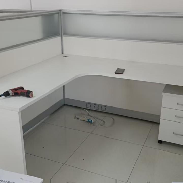 职员办公桌屏风工作位办公桌椅组合办公室工位员工卡位转角办公桌