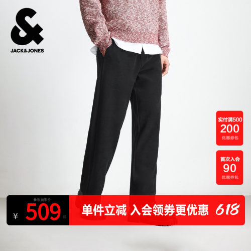宽松版型，松紧抽绳腰头，背后双侧插袋
