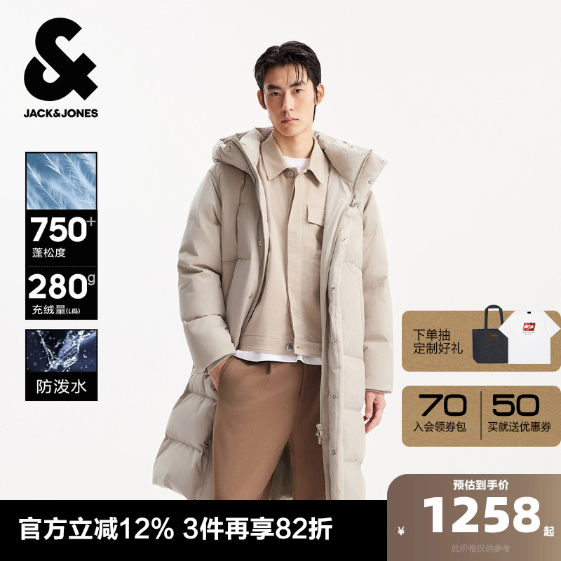 略宽松；连帽；摁扣+拉链门襟；胸前胶印