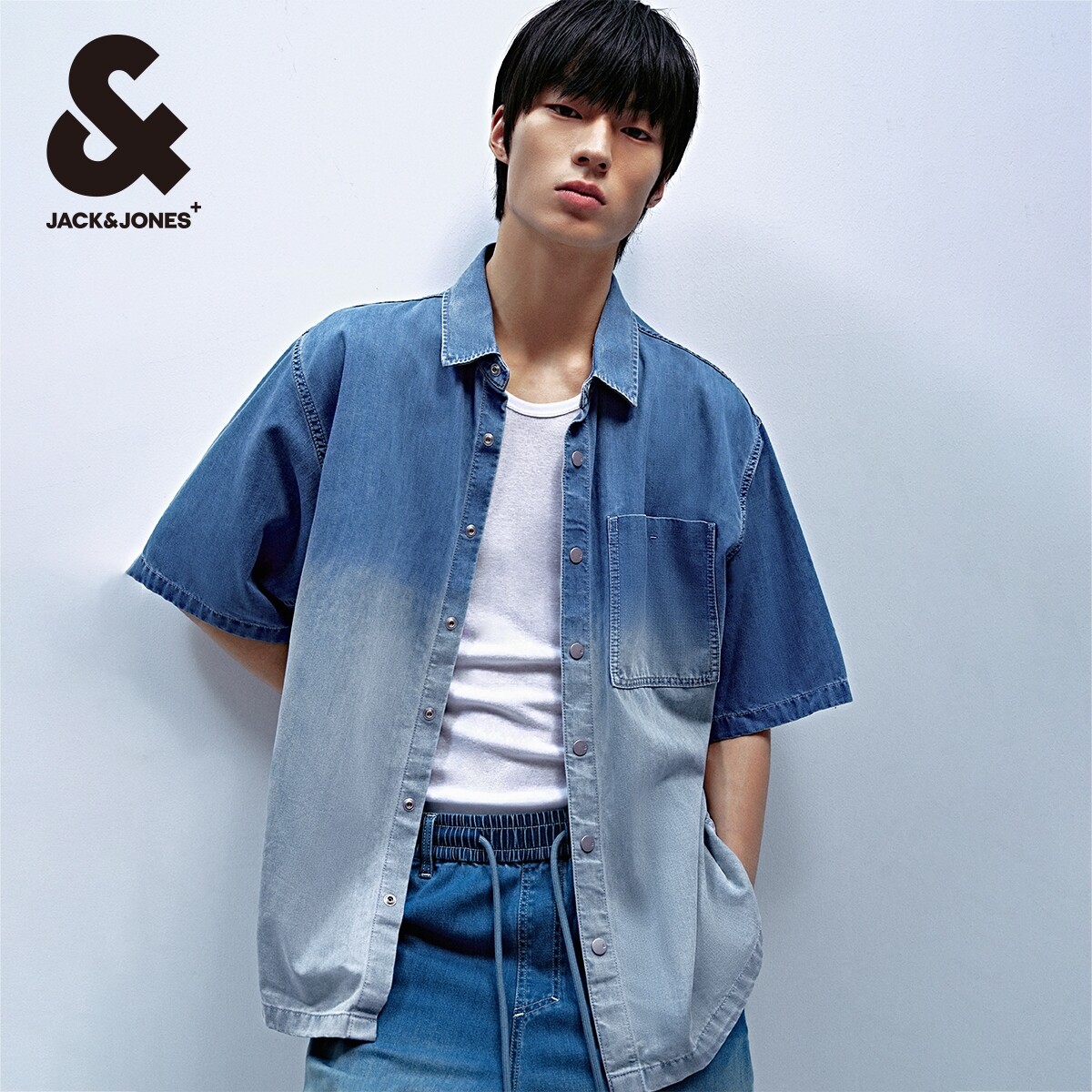 杰克琼斯夏季新款宽松翻领领口衣身渐变设计舒适潮流衬衫短袖男装