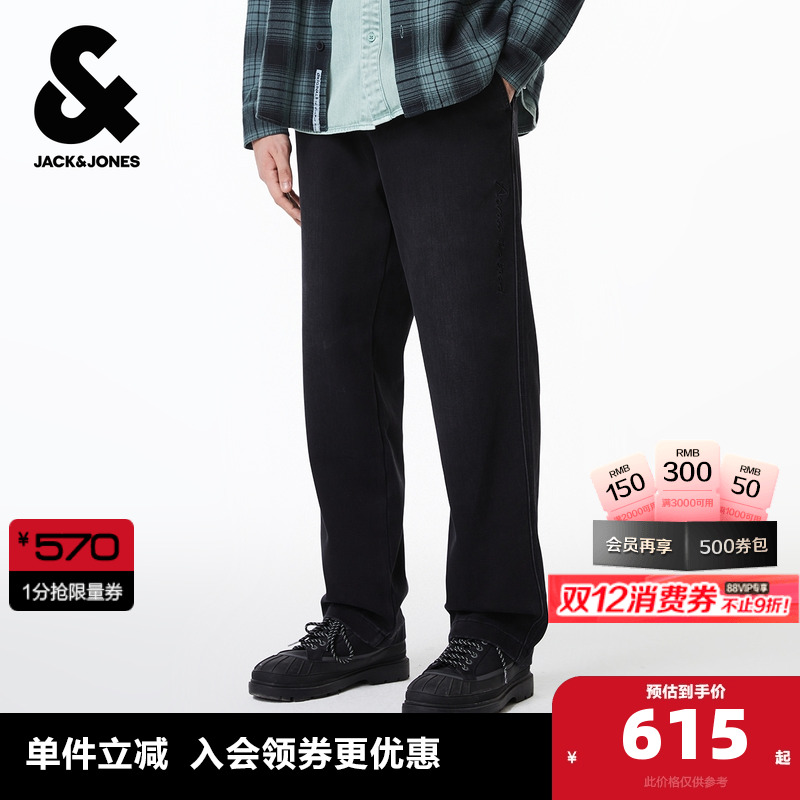 宽松版型，松紧抽绳腰头，双侧插袋