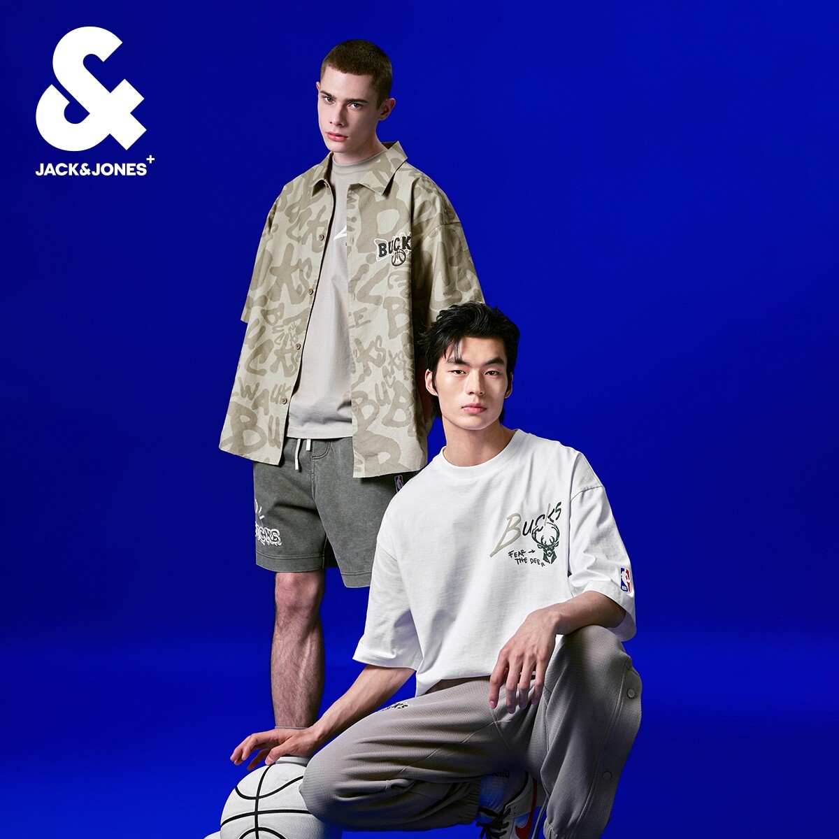 杰克琼斯NBA联名雄鹿队夏季翻领印花开叉上衣短袖衬衫男款男装