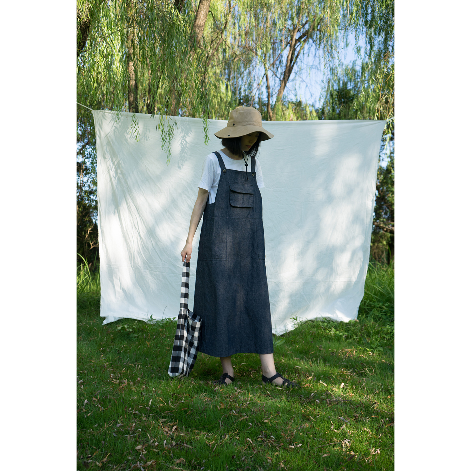 全棉原色牛仔立体贴袋背带裙