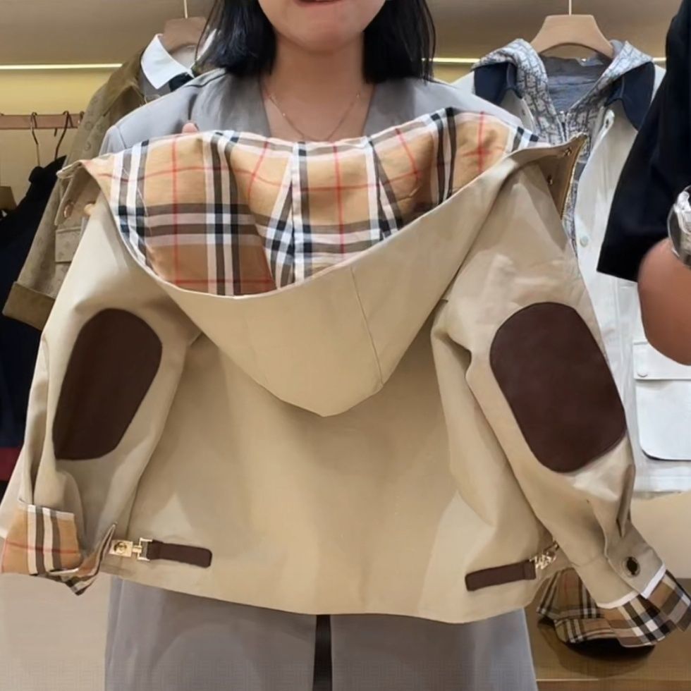 2025年男女童韩版洋气秋冬新款外套儿童休闲百搭风衣格纹外套