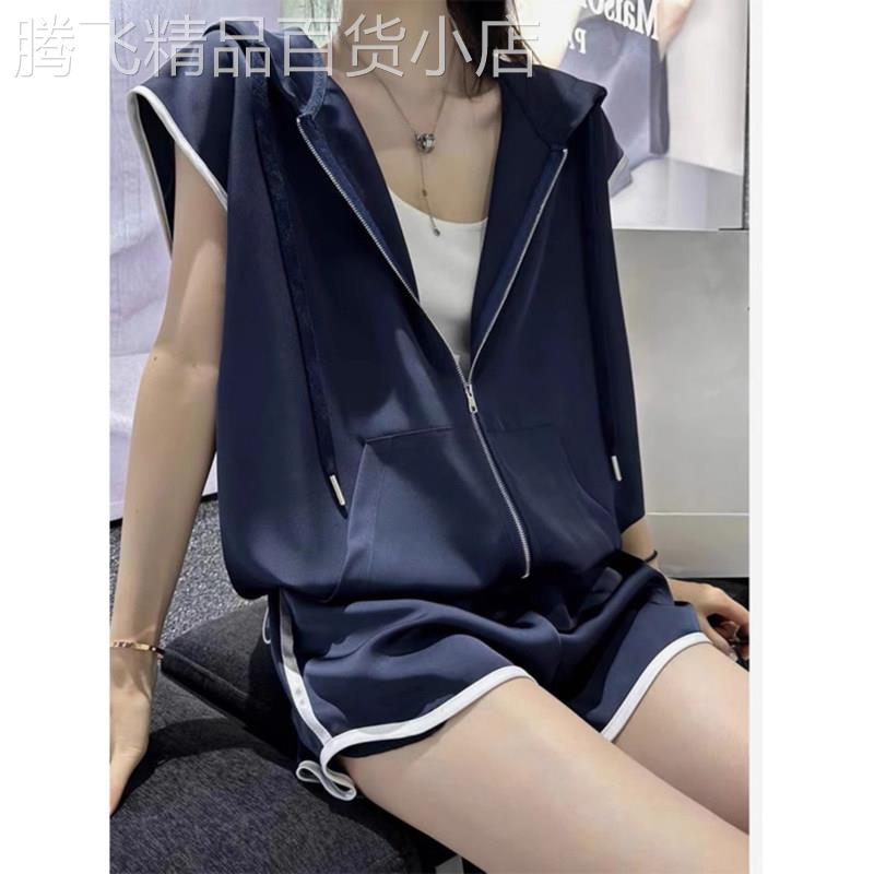 运动套装女夏季薄款2026新款连帽无袖上衣阔腿短裤休闲时尚两件套