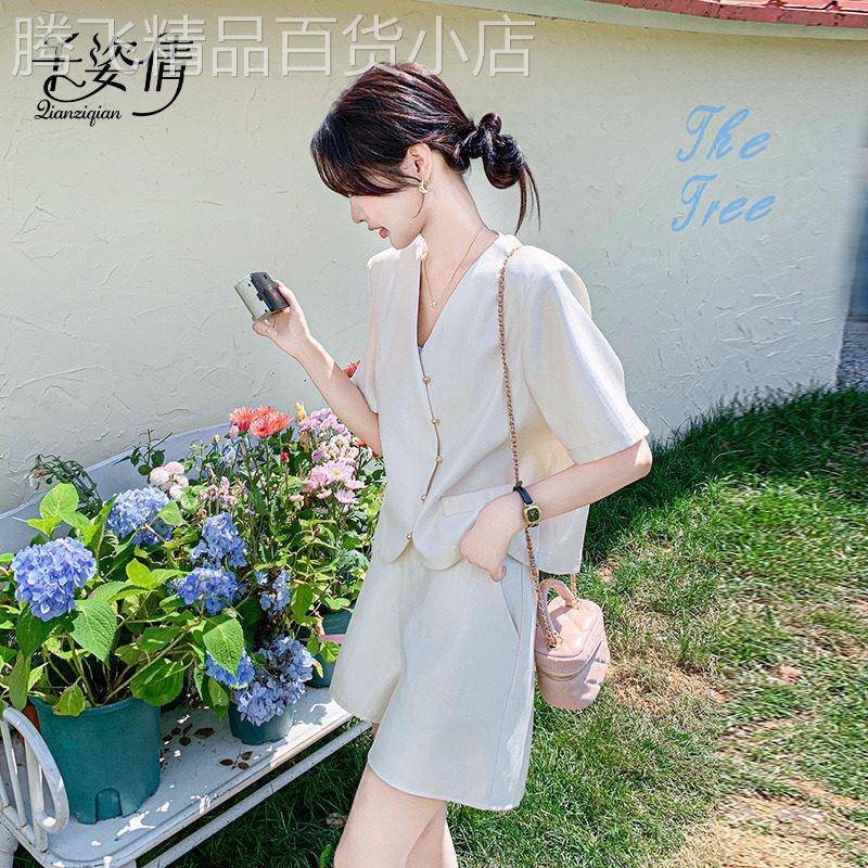 气质穿搭一整套白色西装套装女夏薄款冷淡系高级感时尚短裤两件套