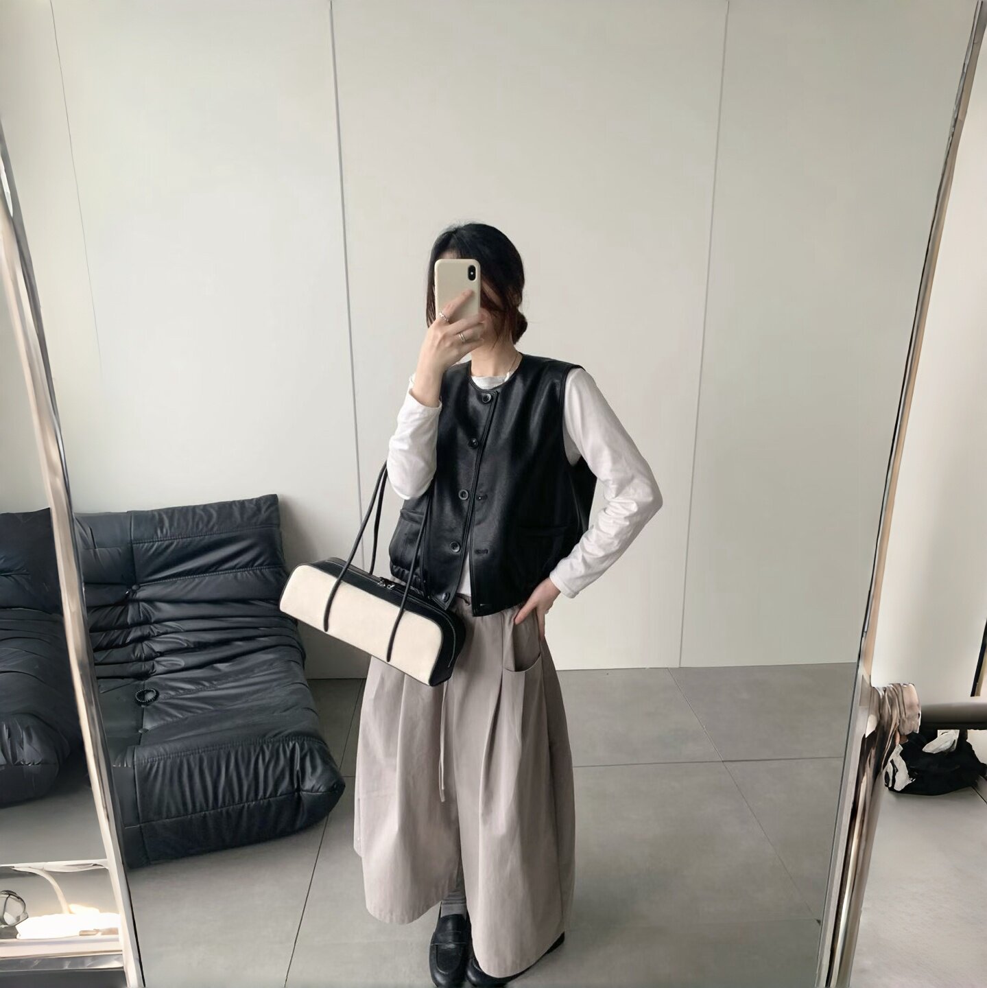 韩系复古黑色圆领皮马甲女 短款宽松无袖PU背心外套