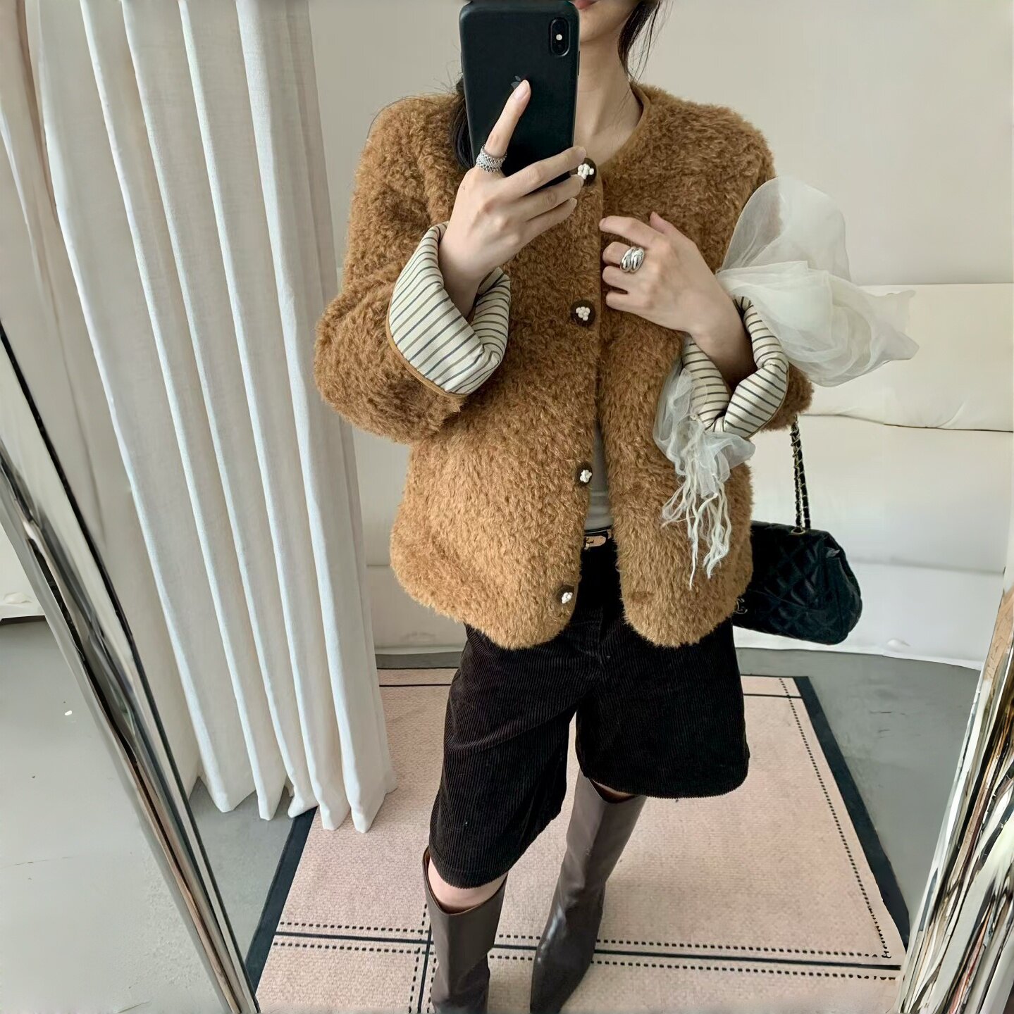 韩系圆领羊羔毛短外套女 复古翻边条纹袖口 秋冬温柔宽松毛绒皮草