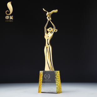 放飞梦想奖杯定制小金人飞翔女性选美模特美容制作季度优秀员工